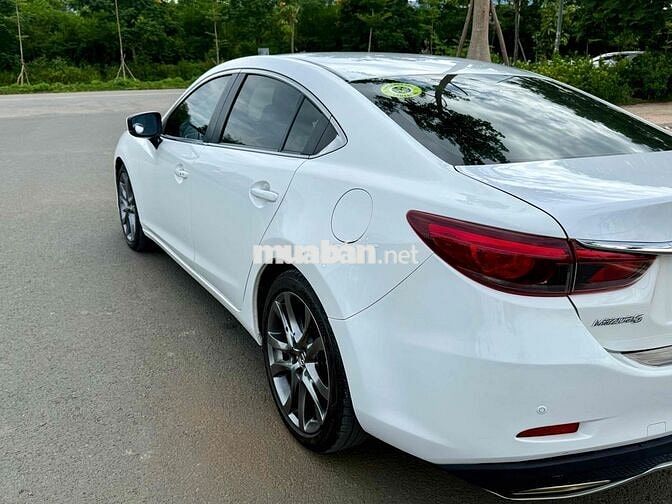 Mazda 6 2.0 Premium 2017 Trắng 10 vạn km