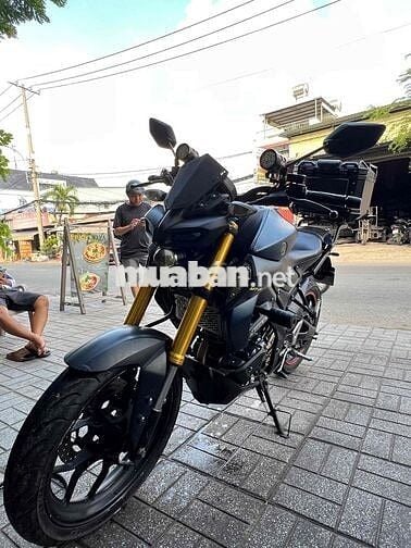Yamaha MT-15 Côn tay Xám đen