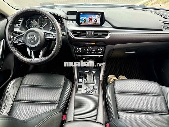 Mazda 6 2.0 Premium 2017 Trắng 10 vạn km
