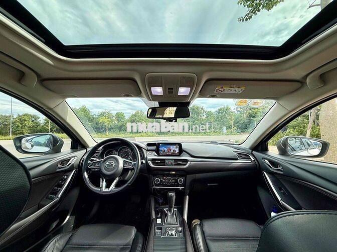 Mazda 6 2.0 Premium 2017 Trắng 10 vạn km