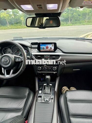 Mazda 6 2.0 Premium 2017 Trắng 10 vạn km