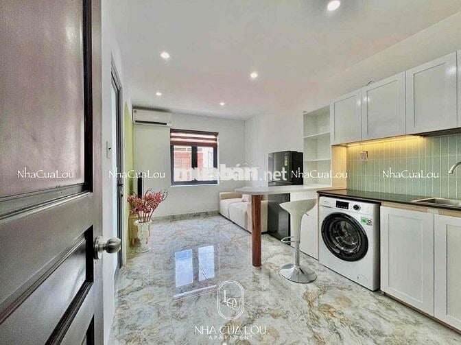 CHDV full nội thất 1pn ban công, cửa sổ nguyên lầu ngay sân bay TSN
