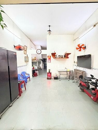 Cần bán nhà mặt tiền đường Ca Văn Thỉnh 74m2 giá 13 tỷ