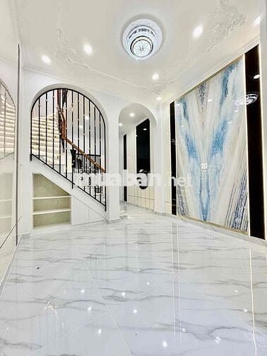 CHÍNH CHỦ 3 TẦNG 37M2 KHU ẨM THỰC 20 THƯỚC HẺM RỘNG NHỈNH 5 TỶ TLCC