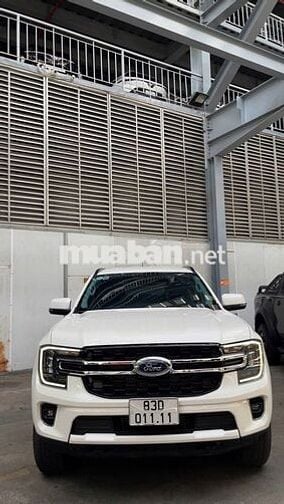 Ford Everest Ambient 2025 Trắng 22.000 KM
