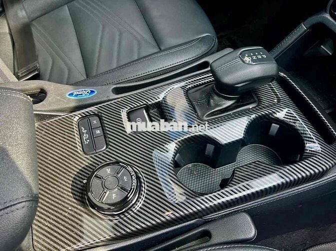 Ford Everest Titanium 2025 2.0L Bi 4x4 Xám