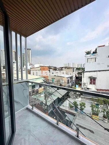 NHÀ ĐẸP Q4- SÁT MẶT TIỀN- 25m2 - 3 LẦU ĐÚC- CHỈ 4 TỶ nhỉnh