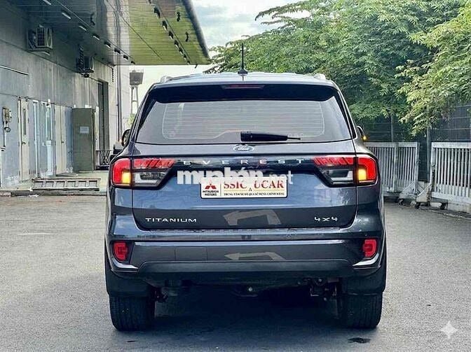 Ford Everest Titanium 2025 2.0L Bi 4x4 Xám