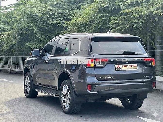 Ford Everest Titanium 2025 2.0L Bi 4x4 Xám