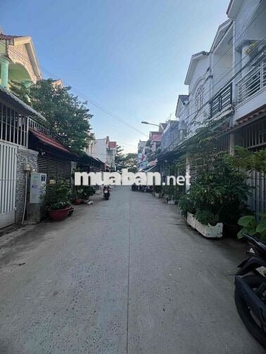 Cho thuê nhà nguyên căn 4Pn nhà mới hẻm xe tải nhà bè