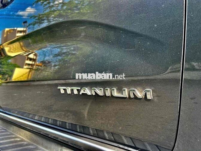 Ford Everest Titanium 2025 2.0L Bi 4x4 Xám
