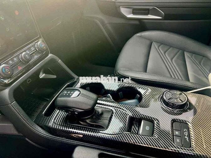 Ford Everest Titanium 2025 2.0L Bi 4x4 Xám