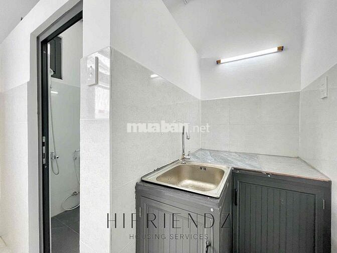 CHO THUÊ PHÒNG GIÁ RẺ TOÀ THANG MAY HẦM XE - NGAY NGÃ TƯ BỐN XÃ