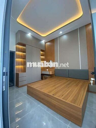 HẠ 200 TRIỆU, BÁN GẤP NHÀ LẦU Gần Trung Tâm TPHCM, Ngay Bến Xe MiềnTây