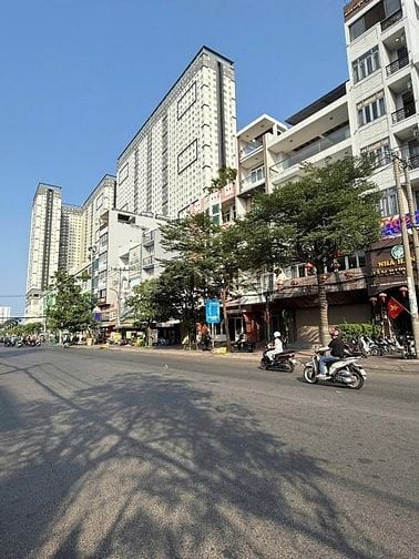 Bán nhà 5 tầng ngay mặt tiền cao lỗ Q8