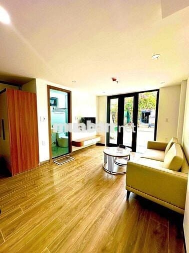 Cho thuê căn hộ full nội thất mặt đường, view phố 45m2