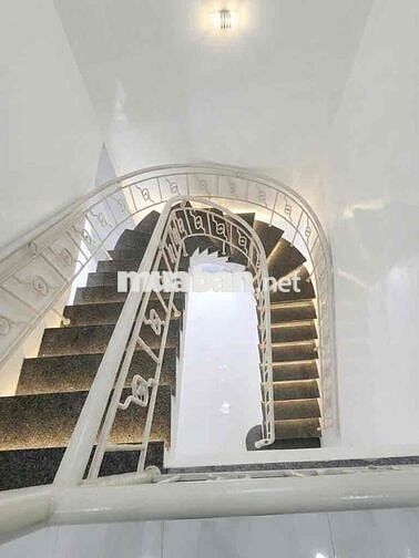 Quận 7 - 8 Tỷ 5- Ô TÔ Vào Nhà - Nhà 3 Tầng 112m² - Ngang 5m - 5PN - Ng