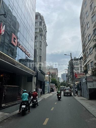 Góc 2MT Thạch Thị Thanh, P. Tân Định, Q.1