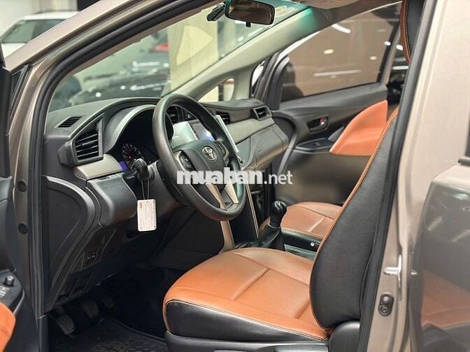 Toyota Innova 2.0E 2018 Số sàn -Giá còn bớt