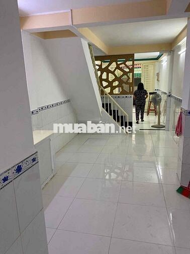 Nhỉnh 4 Tỷ  - SÁT CHỢ BÀ CHIỂU HẺM XE HƠI, LÔ GÓC  Diện tích: 35m²  Kế