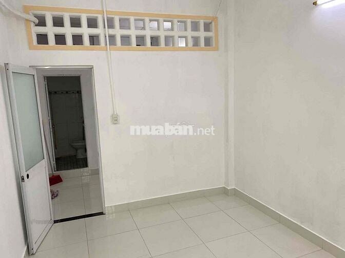 Nhỉnh 4 Tỷ  - SÁT CHỢ BÀ CHIỂU HẺM XE HƠI, LÔ GÓC  Diện tích: 35m²  Kế