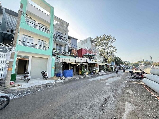 MẶT BẰNG KINH DOANH DỐI DIỆN ĐẠI HỌC VĂN LANG CƠ SỞ 3 ( THƯƠNG LƯỢNG)