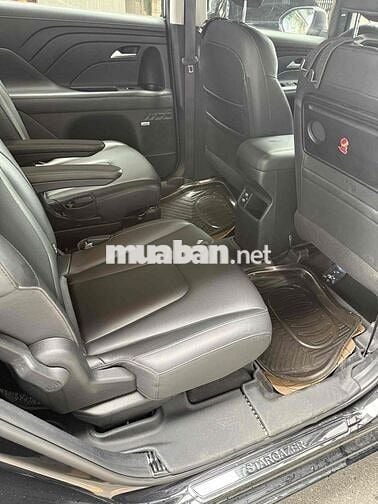 Hyundai Stargazer 1.5CC bản 6 ghế Thương Gia Đen
