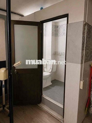 Nhà mặt tiền nguyên căn cho thuê