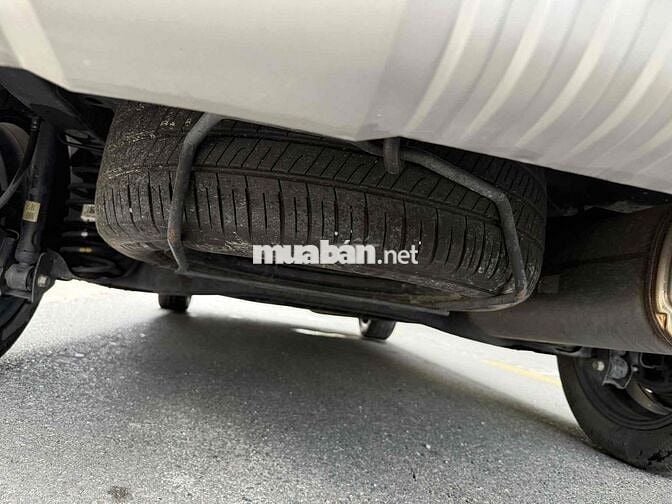 Hyundai Stargazer 1.5CC bản 6 ghế Thương Gia Đen