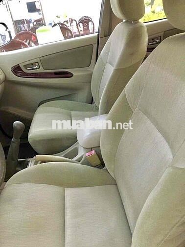 Innova rất đẹp,xe gia đình sử dụng