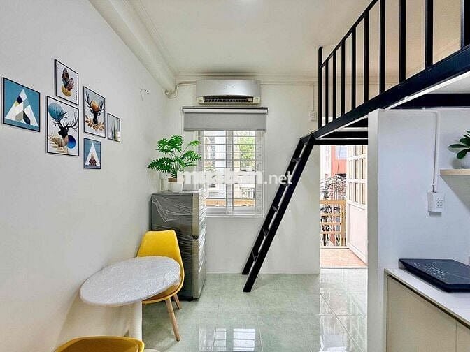 PHÒNG BAN CÔNG CÓ GÁC PHAN XÍCH LONG MỚI 99%