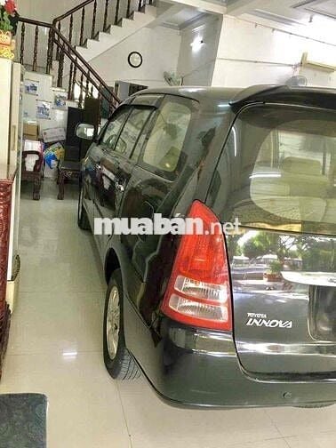 Innova rất đẹp,xe gia đình sử dụng