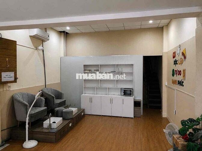 Nhà mặt tiền nguyên căn cho thuê