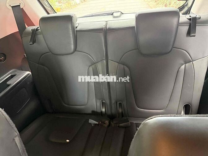 Hyundai Stargazer 1.5CC bản 6 ghế Thương Gia Đen