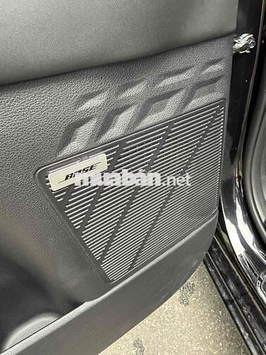 Hyundai Stargazer 1.5CC bản 6 ghế Thương Gia Đen