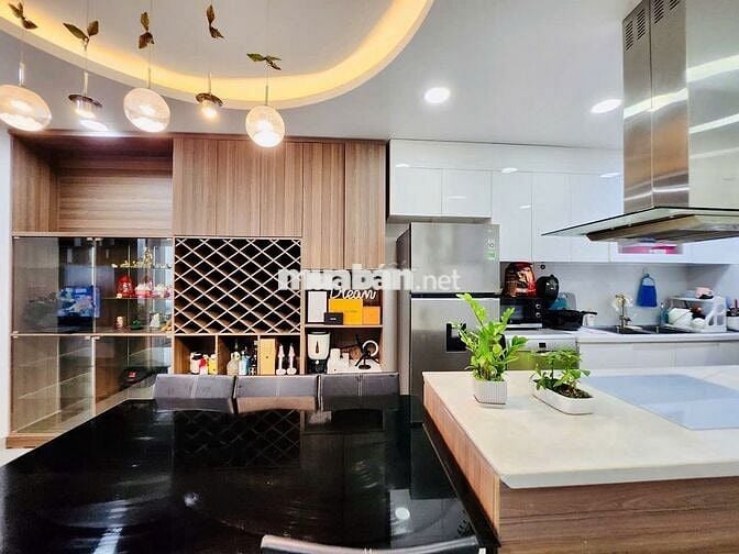 Cho thuê Gấp căn hộ SKY CENTER, 96m2, 3pn, 2wc, giá chỉ 22tr 