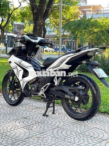 Winner V3  2023 Trắng biển 43 khoá Smakey
