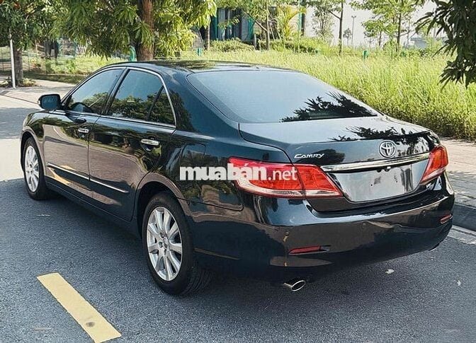 Toyota Camry 3.5Q Đen Xăng
