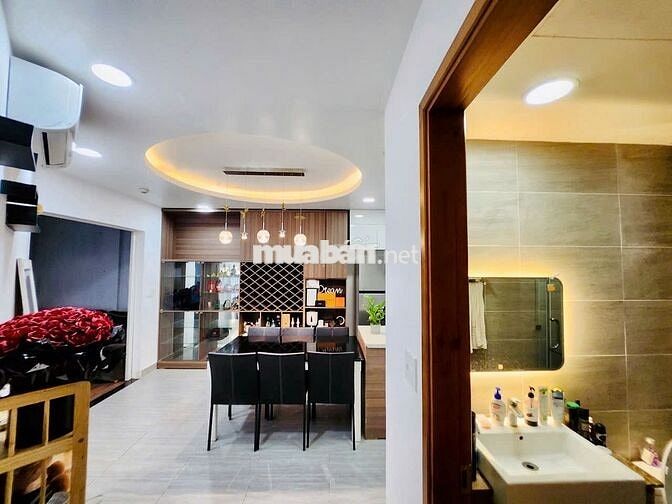 Cho thuê Gấp căn hộ SKY CENTER, 96m2, 3pn, 2wc, giá chỉ 22tr 