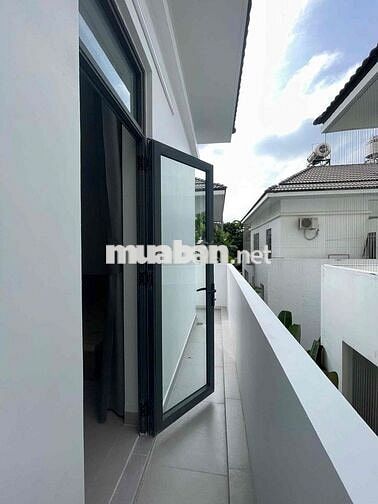 Biệt thự mới ngăn phòng từng lầu full nội thất 5.5triệu/tháng