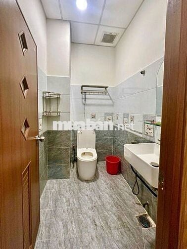 📣Hàng mới về ‼️ Nhà hẻm xe tải ở 428// Chiến Lược
