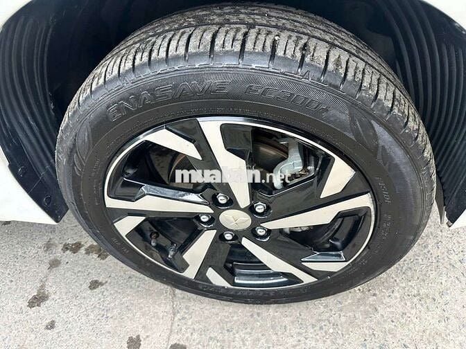 Mitsubishi Xpander Premium 2025 1.5L,màu trắng,3v7