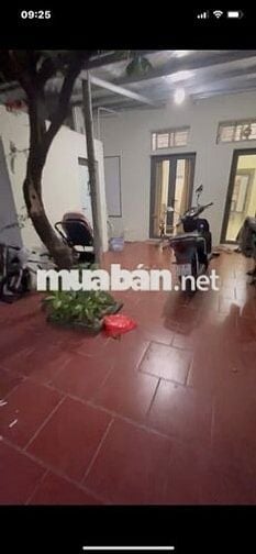 Cho thuê nhà riêng ngõ 508 Lạc Long Quân đối diện Lotte