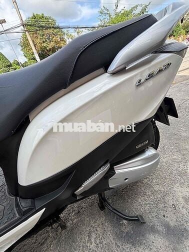 Honda Lead Trắng