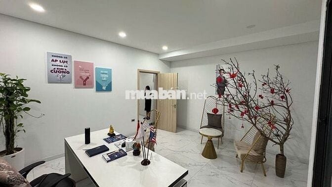 Cho thuê tầng 1 DT : 70m2 , giá siêu tốt tại Lê Trọng Tấn,Thanh Xuân .