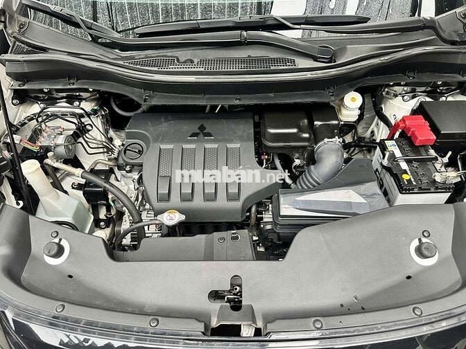Mitsubishi Xpander Premium 2025 1.5L,màu trắng,3v7