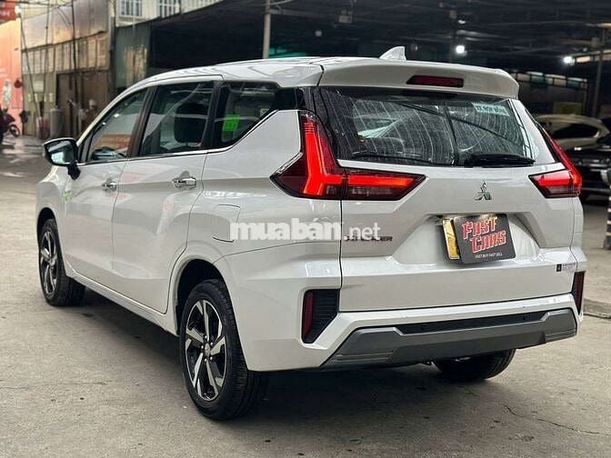 Mitsubishi Xpander Premium 2025 1.5L,màu trắng,3v7