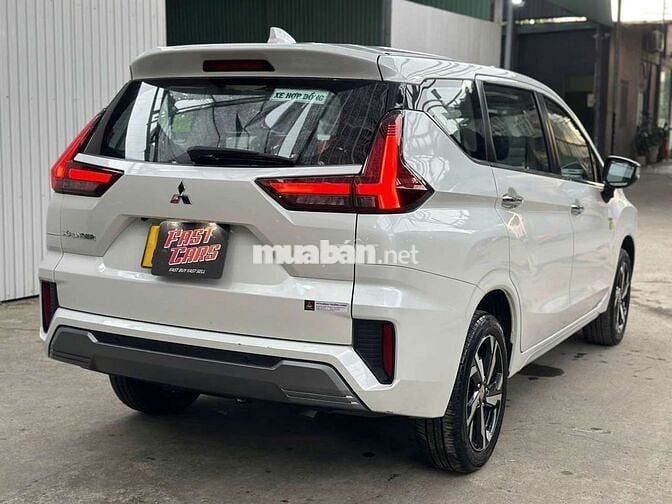 Mitsubishi Xpander Premium 2025 1.5L,màu trắng,3v7