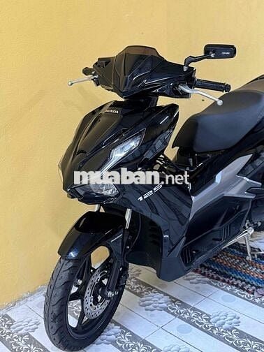 Air Blade 125 2025 Đen bóng 11000 km mới 97%