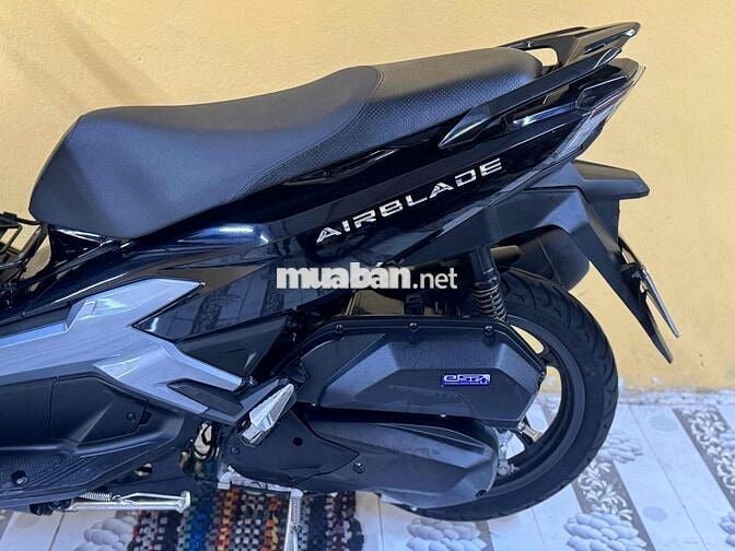 Air Blade 125 2025 Đen bóng 11000 km mới 97%